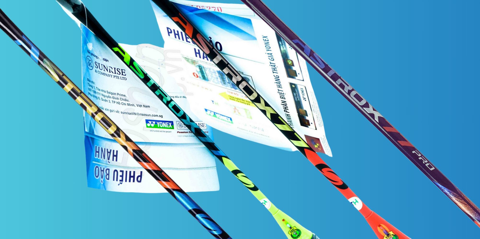 So sánh các phiên bản màu của vợt cầu lông Yonex Astrox 77