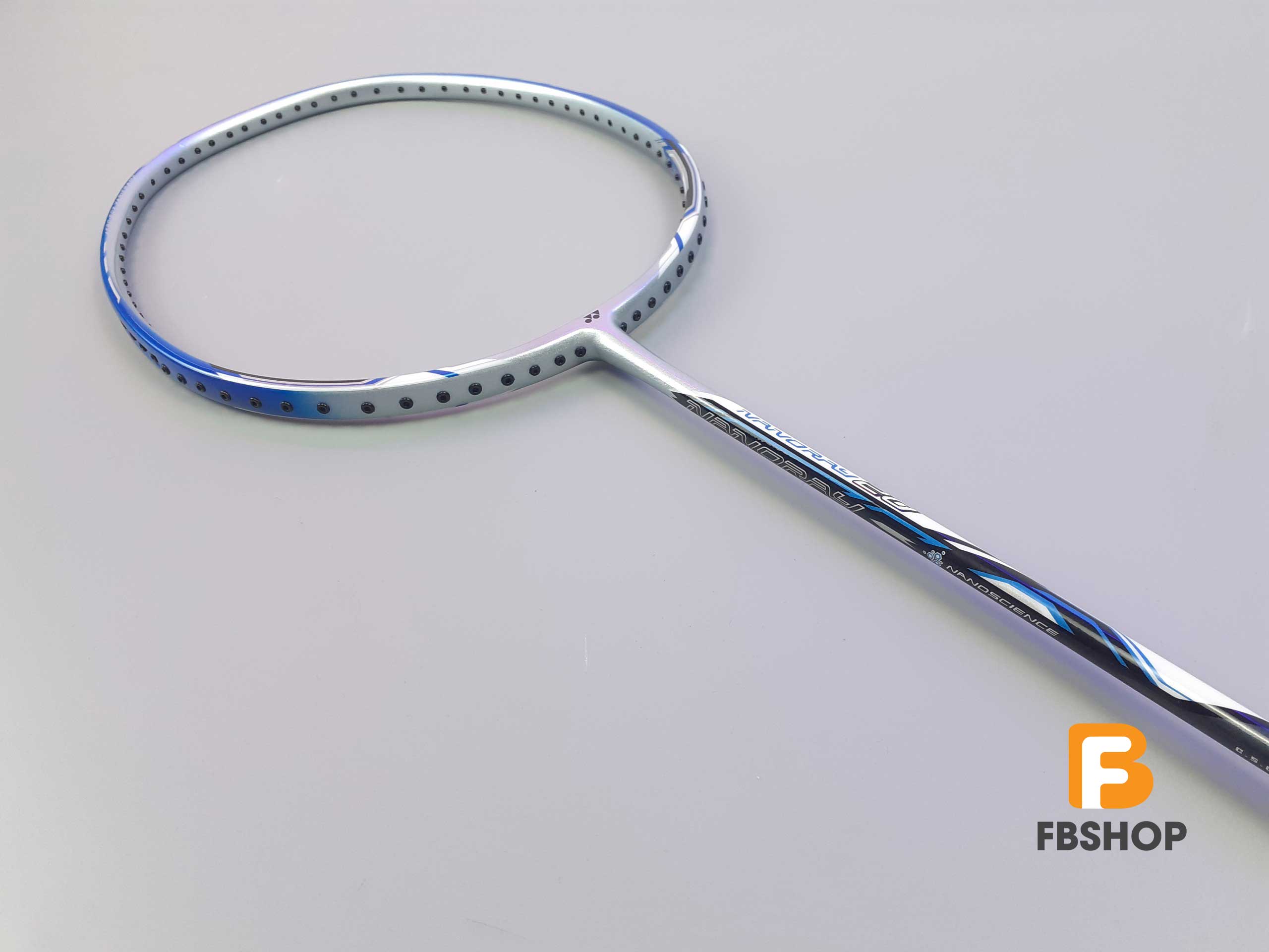 Gợi ý 10 cây vợt cầu lông Yonex giá rẻ cho người mệnh thủy